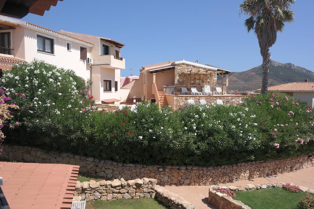 Sardinia Blu Residence Голфо Аранчи Екстериор снимка