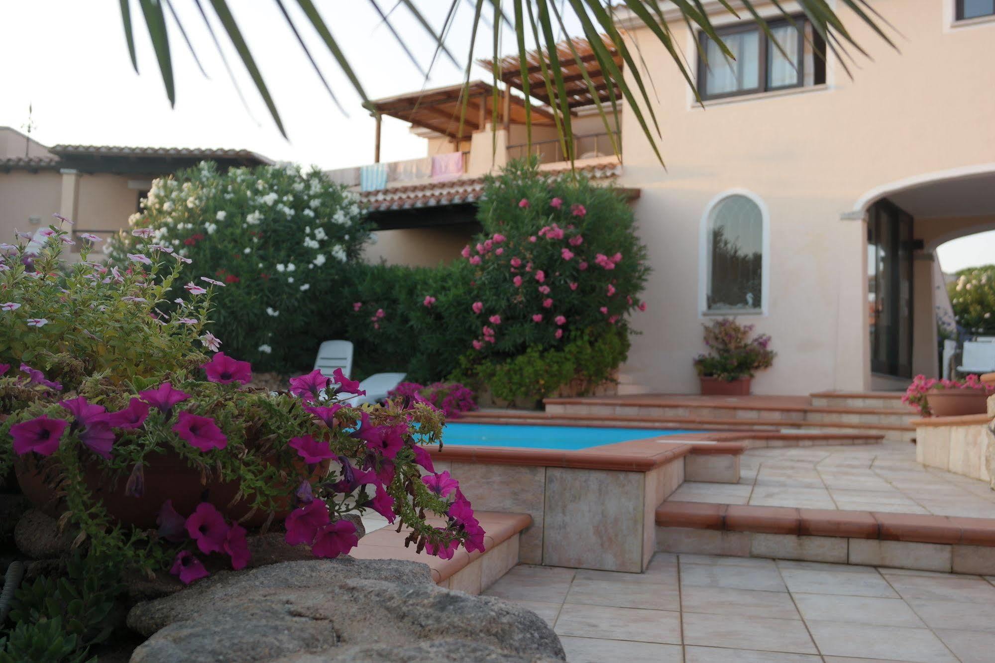 Sardinia Blu Residence Голфо Аранчи Екстериор снимка