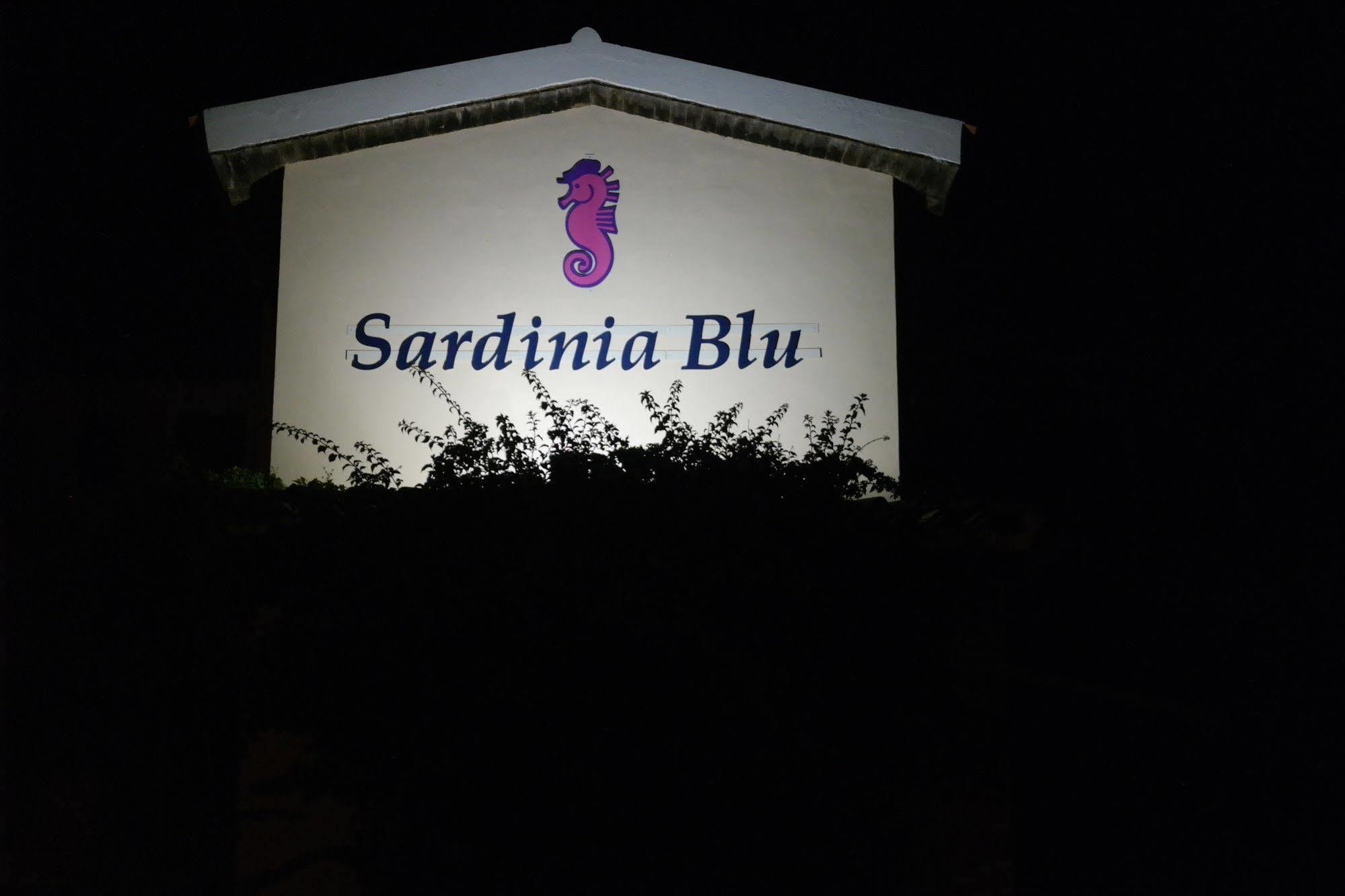 Sardinia Blu Residence Голфо Аранчи Екстериор снимка