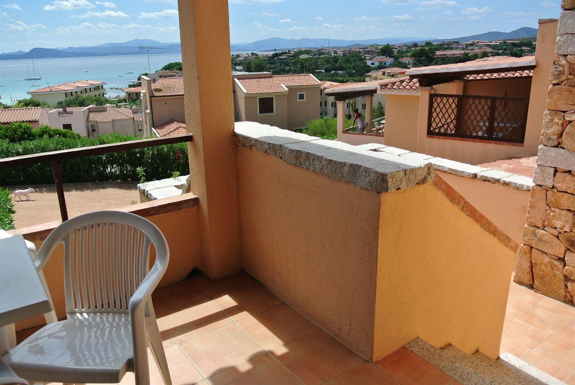 Sardinia Blu Residence Голфо Аранчи Екстериор снимка