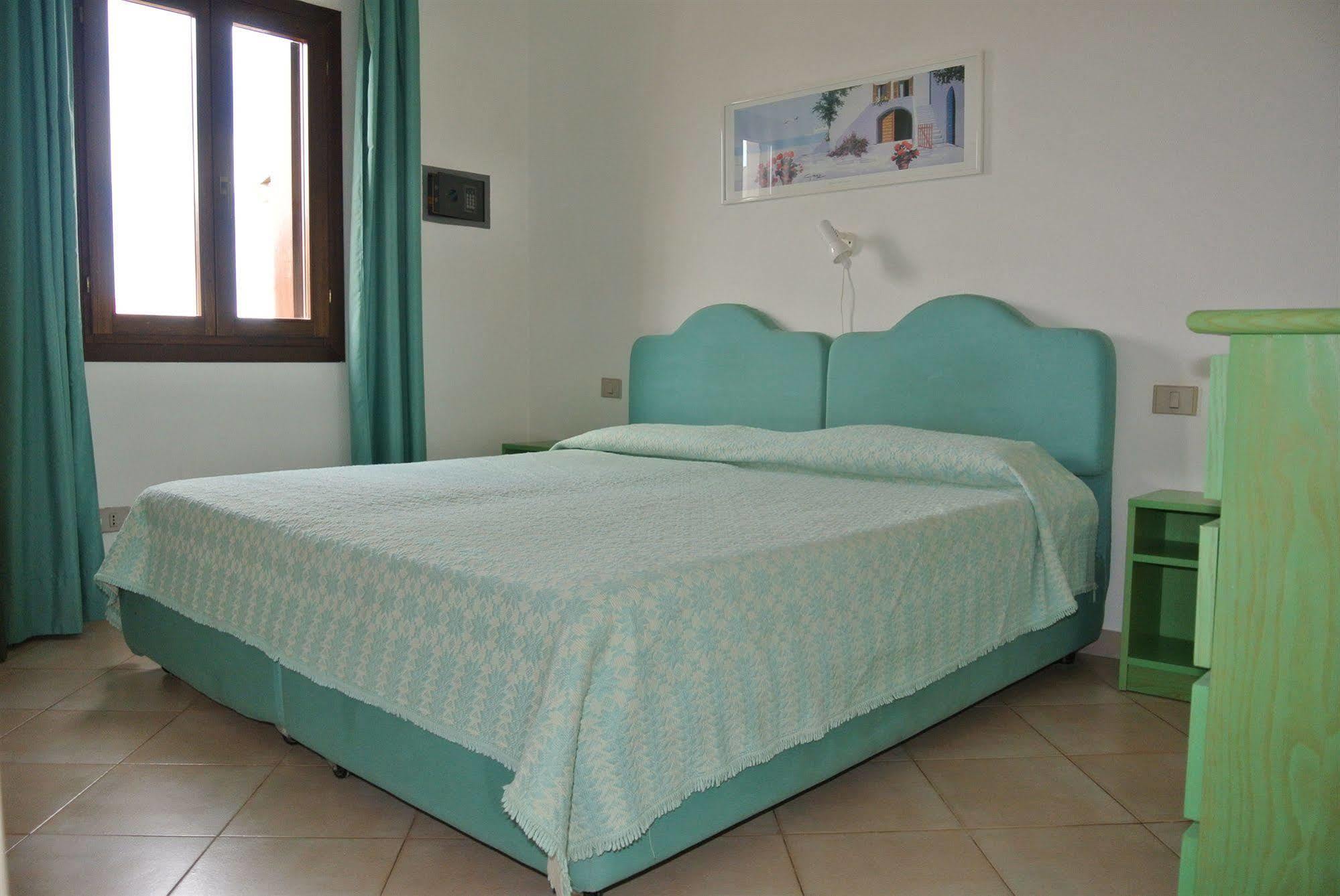 Sardinia Blu Residence Голфо Аранчи Екстериор снимка